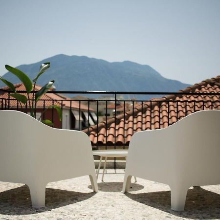 Onos - 2 Bedroom 2 Bathroom Penthouse With Terrace In Old Town กาลามาตา ภายนอก รูปภาพ