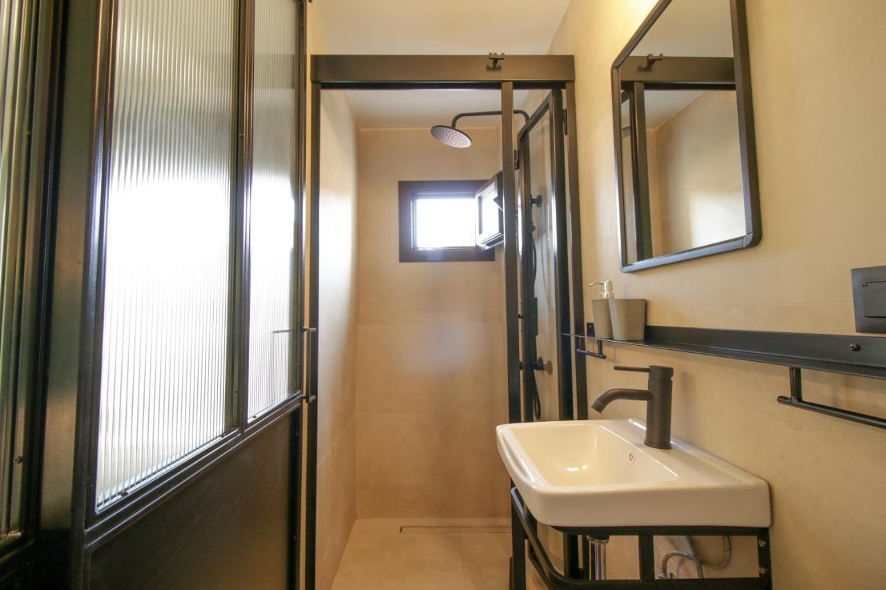 Onos - 2 Bedroom 2 Bathroom Penthouse With Terrace In Old Town กาลามาตา ภายนอก รูปภาพ