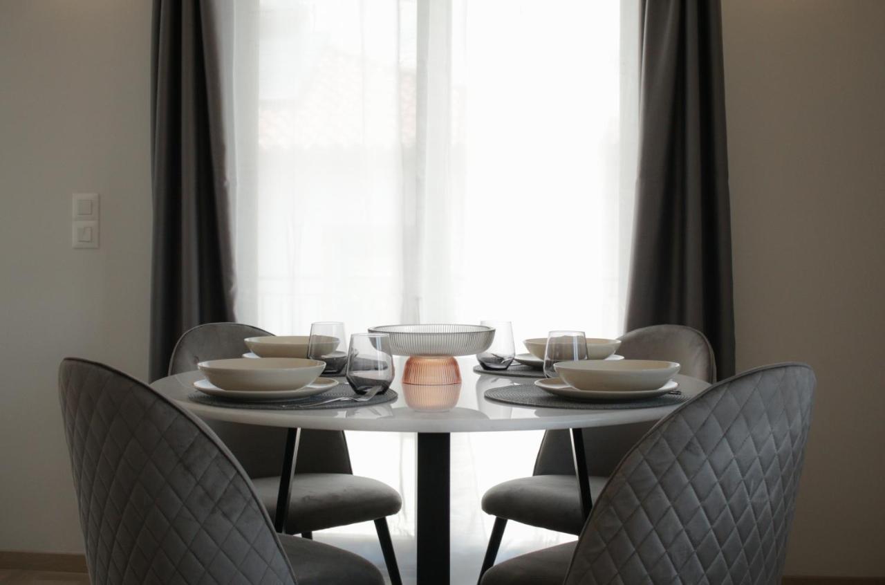 Onos - 2 Bedroom 2 Bathroom Penthouse With Terrace In Old Town กาลามาตา ภายนอก รูปภาพ